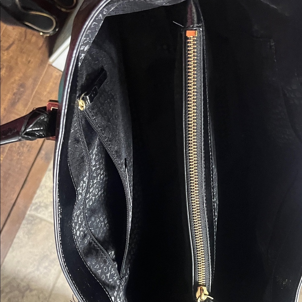 Kate Spade- LIKE NEW - Picture 3 of 3